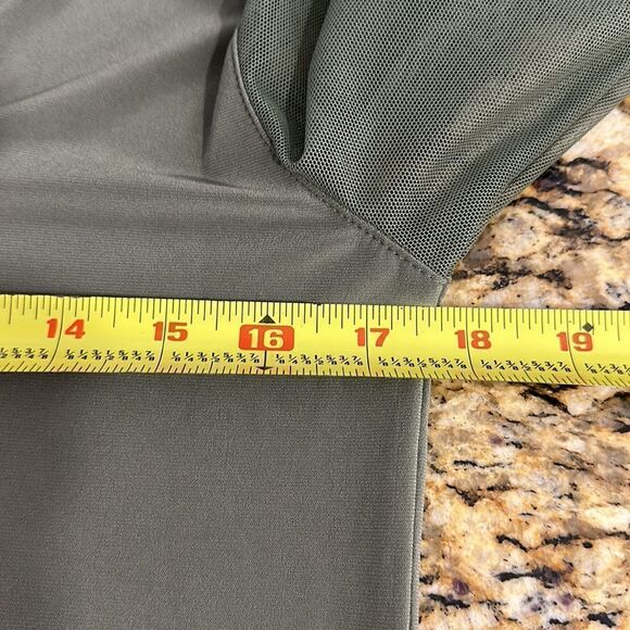 DKNY Light Fatigue Color Mesh Long Sleeves Keyhole Top Size M - Picture 8 of 10